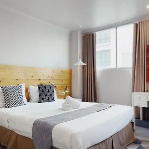- Queen Hotel